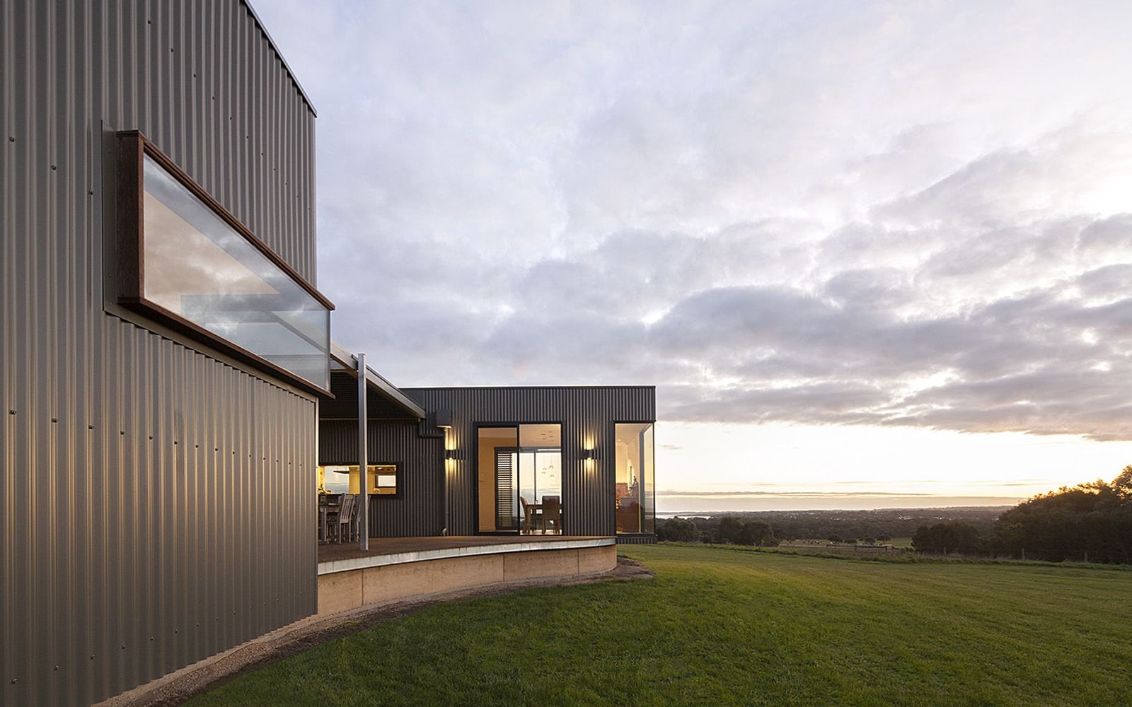 Illustrative reference of a long dark minimal residence